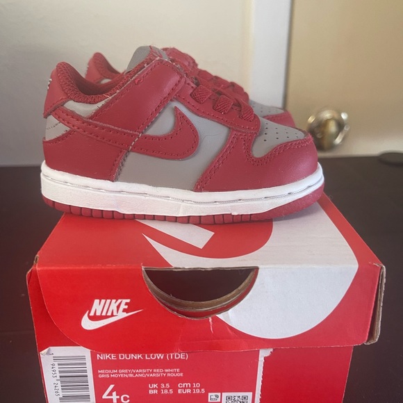 Nike Dunks - Picture 4 of 4